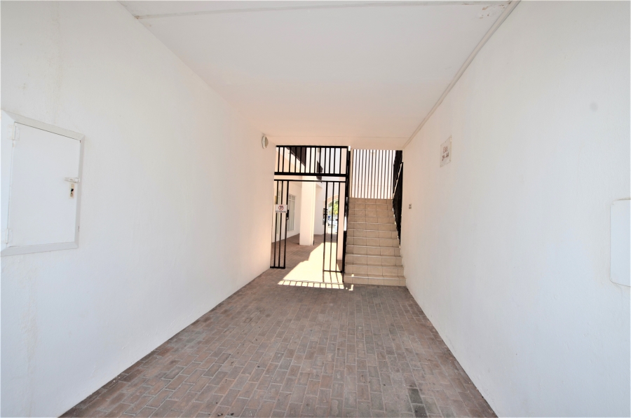 1 Bedroom Property for Sale in George Park Western Cape